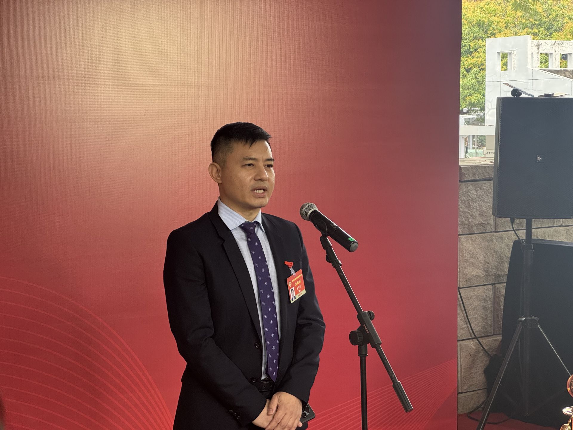 盛司潼：大力推进AI与生物医药产业融合 | 聚焦2025深圳两会-委员通道