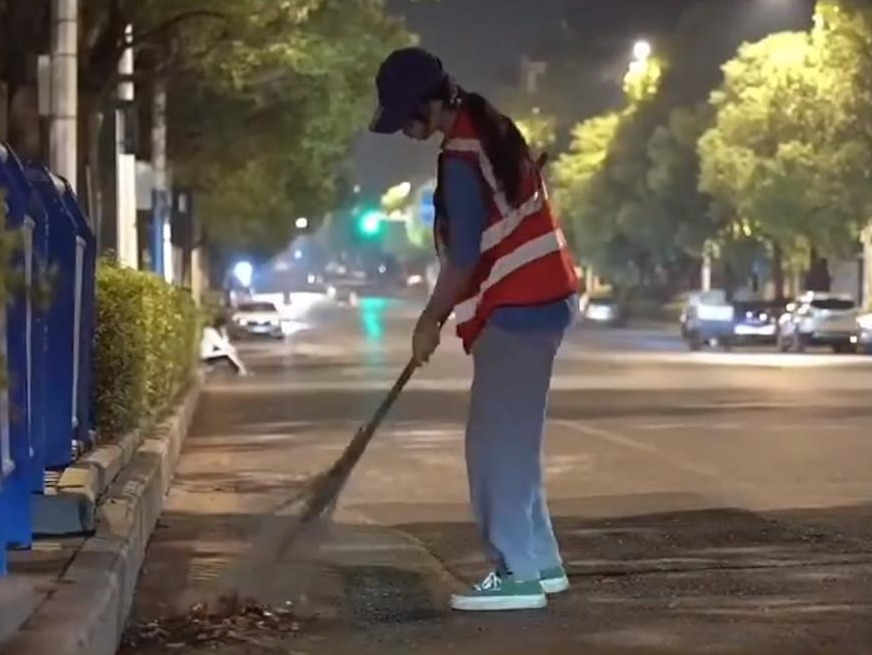 招聘环卫工要求35岁以下，广州一街道回应：确实不合理，立即整改