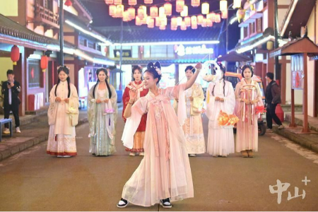 汉服巡游、非遗表演……中山影视城成元宵节网红打卡点