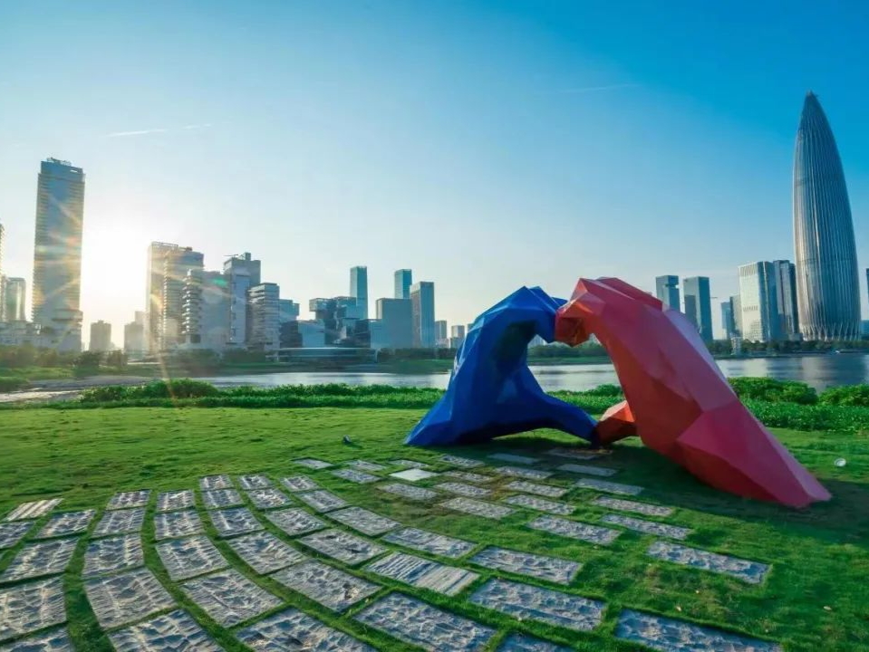 针对这三项“潜力股”，深圳拿出三个“100亿”