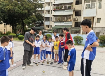 华富街道：党建引领“AI+幸福共育” 莲花二村打造青少年全面发展新标杆