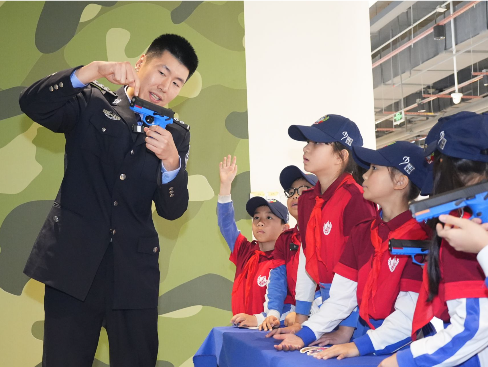 3月1日起，深圳少警队员可个人预约参观少年警营活动中心，无需跟团入馆