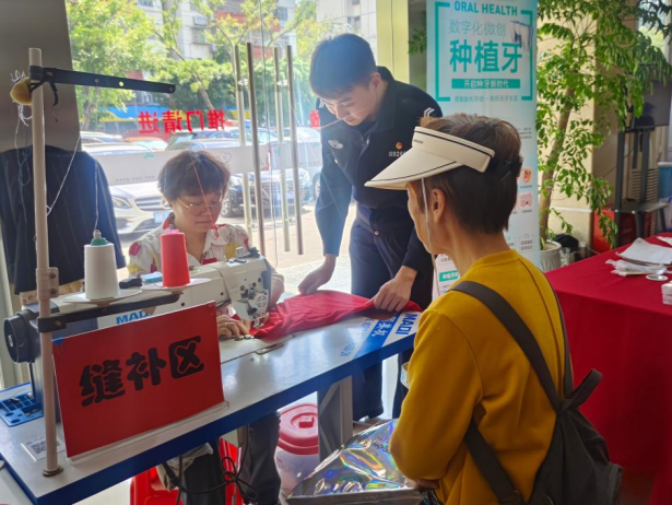 深铁公安深圳机场站派出所联合开展学雷锋主题志愿活动