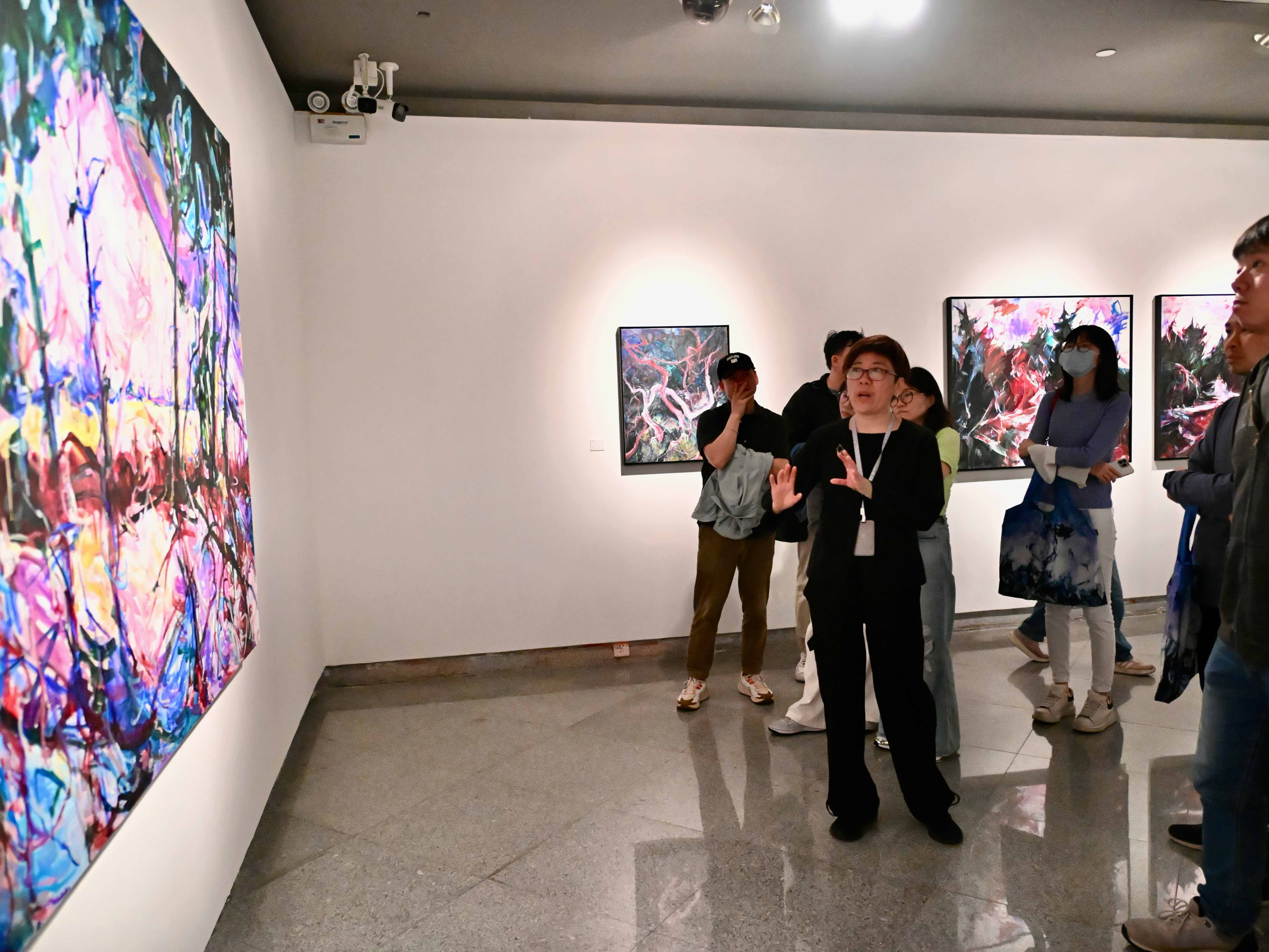 以艺术表达内心世界！“心所若触——鲁珊作品展”开展