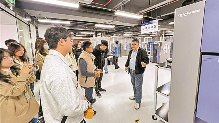 “不愧是世界一流科学城”暨南大学侨生和留学生代表走进光明区参观