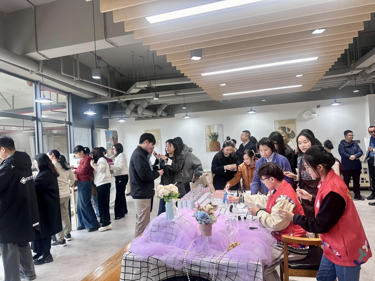 展现先进制造业女性风采，新桥东先进制造产业园举办妇女节系列活动