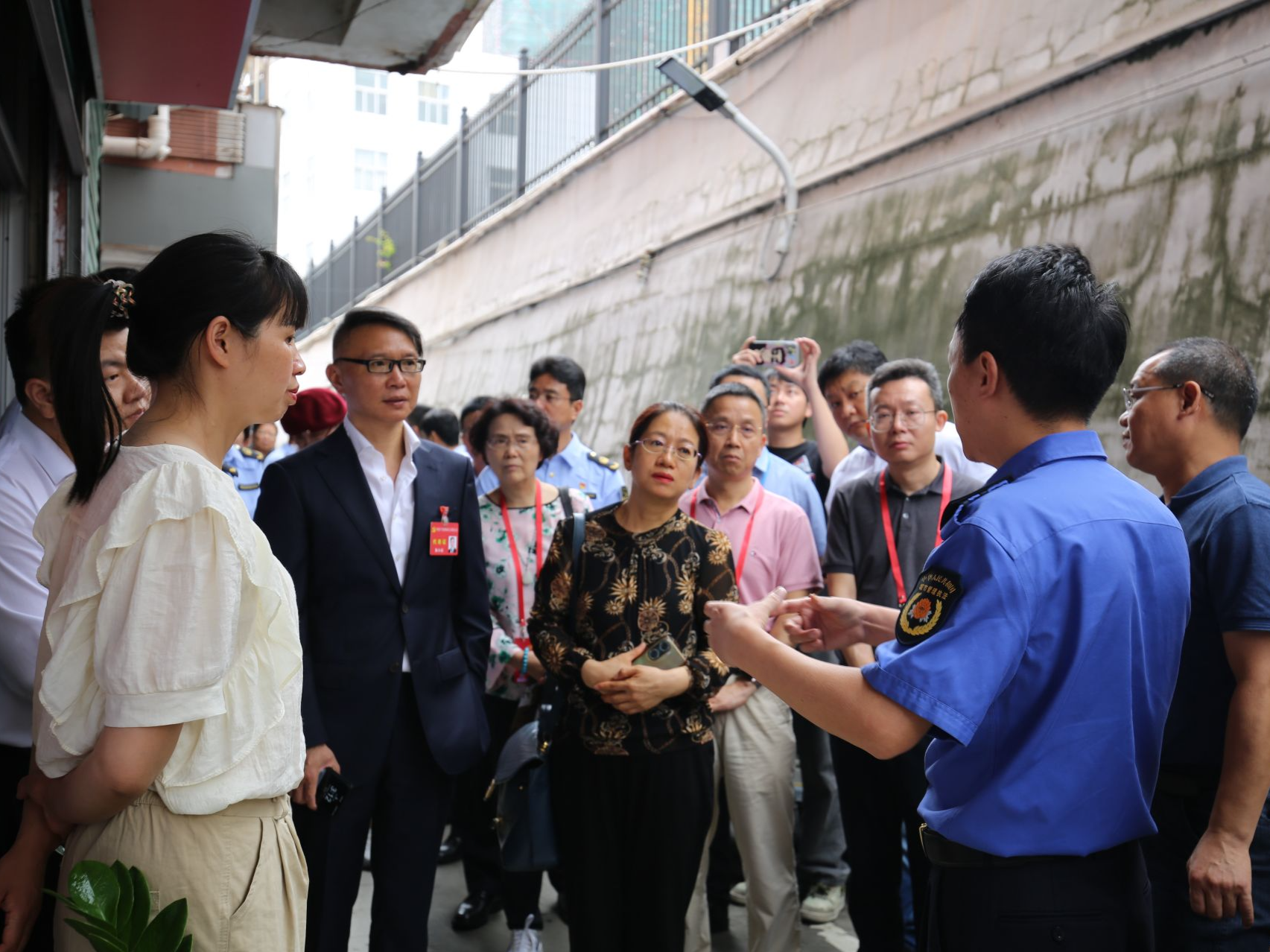 晶报特别报道 | 规范城中村水电燃气收费，让“糊涂账”远离租客