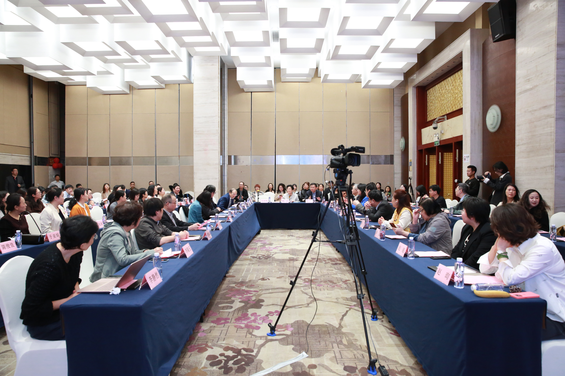 深圳创新宫颈癌筛查模式让逾百万女性受益！中国自取样宫颈癌筛查专家研讨会在深召开