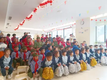 “温暖夕阳红，关爱老年人” 木棉岭社区以代际互动传承雷锋精神