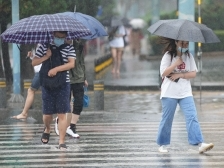 大暴雨、暴雪、冰雹，气温骤降超10℃！三预警连发→