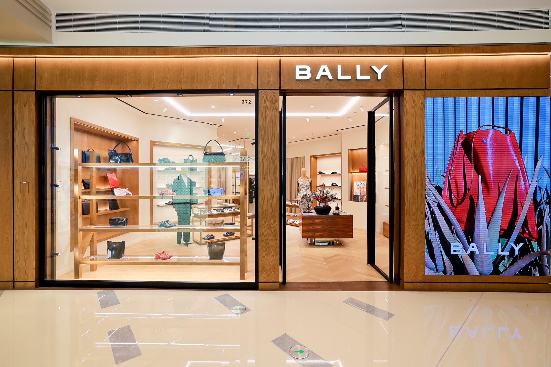 Bally 在深圳举行2025春夏系列新品展示活动