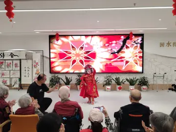 翠竹街道水贝社区开展跨代共融慰问活动