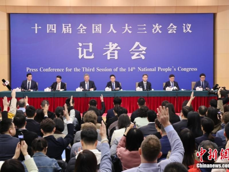 两会今日看点：王毅将回答中外记者提问