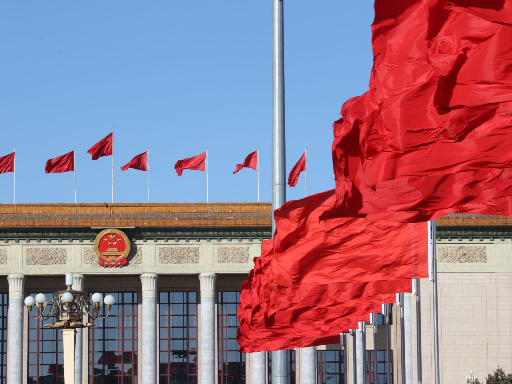 政府工作报告极简版来了，只有800字！附一图速览