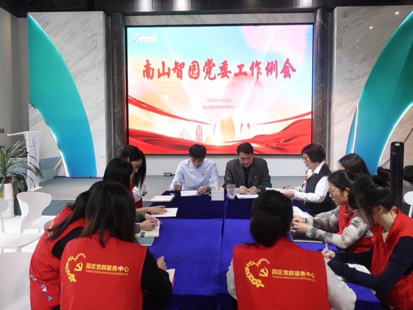 既是政策“明白人”，更是企业“贴心人”！“银发先锋”退而不休开启职业生涯新篇章