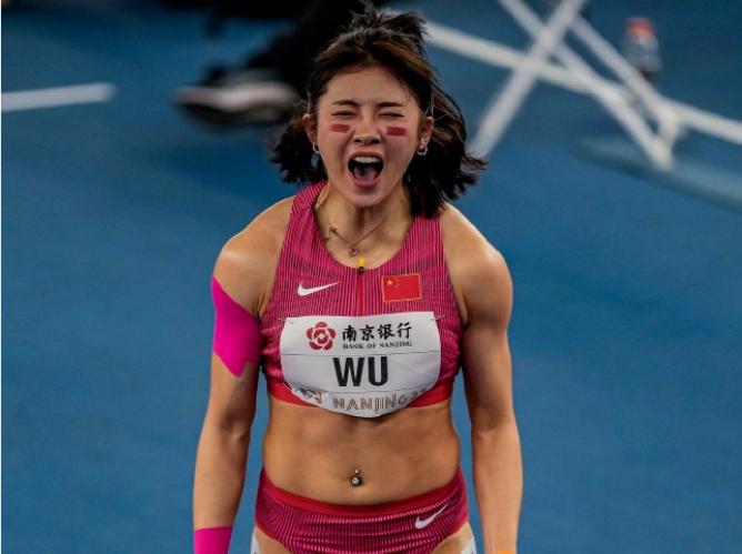 吴艳妮，登顶亚洲第一！ 