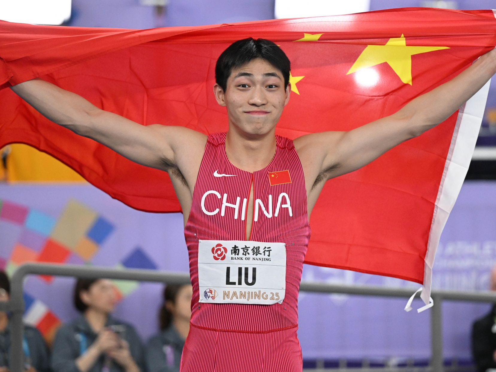 刘俊茜夺铜 为刘翔后我国男子跨栏首枚世界大赛奖牌 
