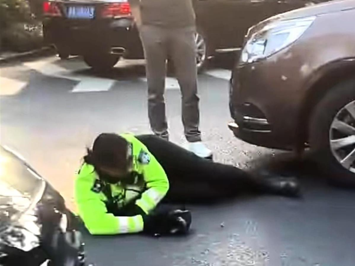 网红“兔子警官”被撞？杭州警方辟谣