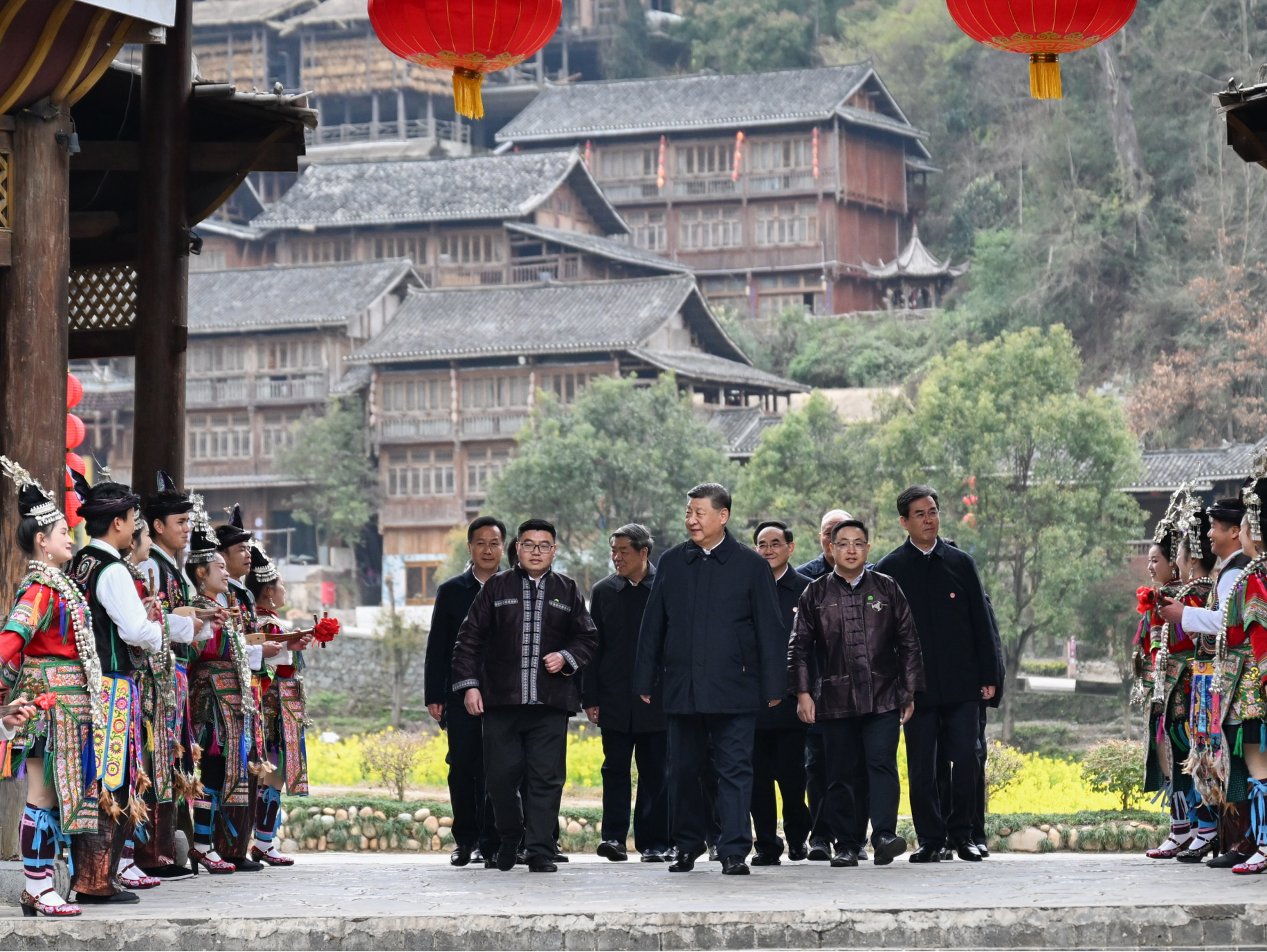 一见·来到民族地区，总书记看非遗有深意 