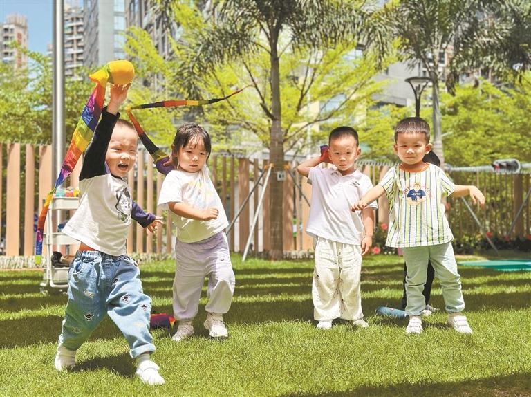 深圳的幼儿园也能收“小不点”！“托幼一体化”为职场父母贴心减负