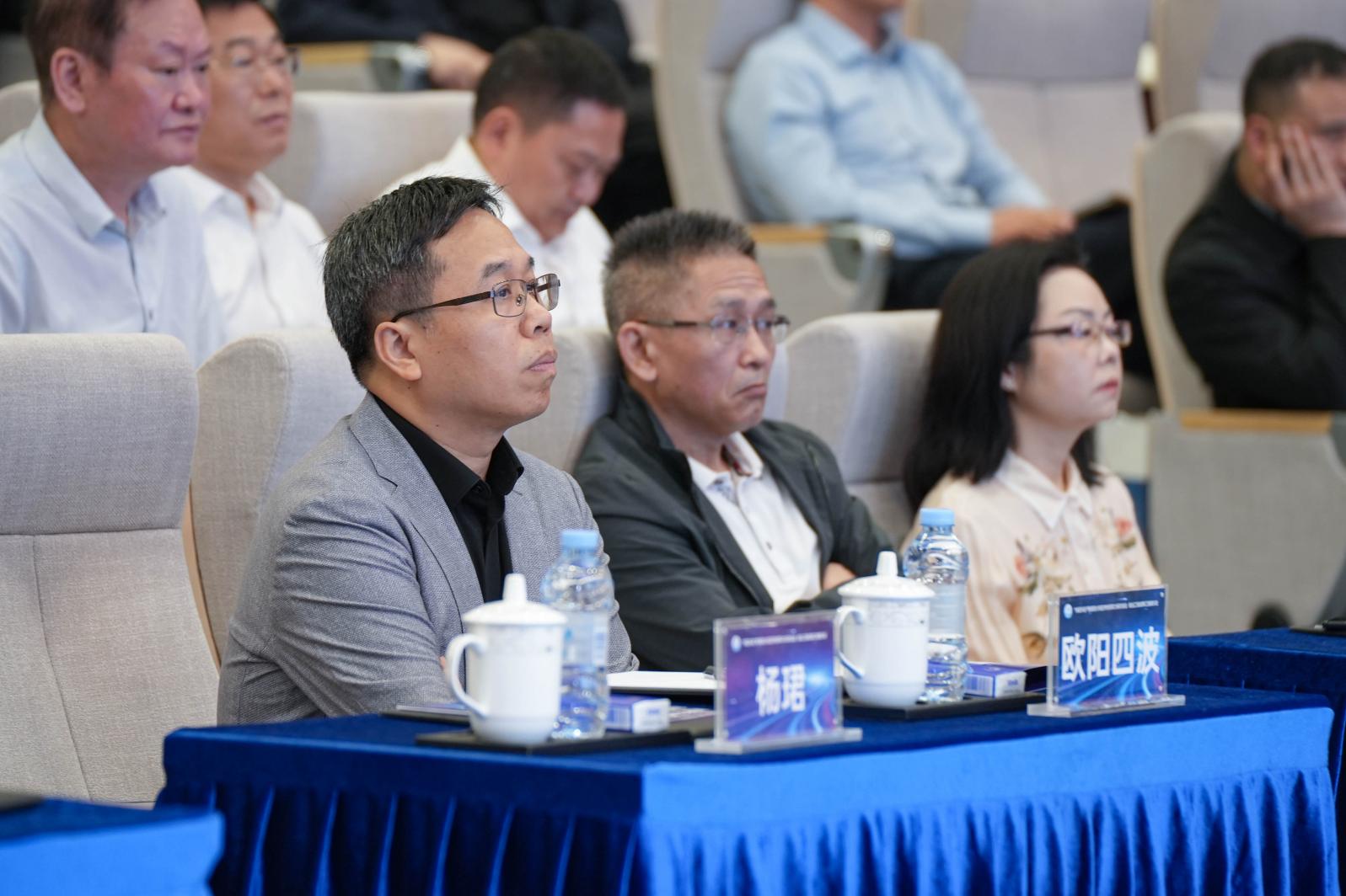 “湾区共话”之致远工程成果汇报展示会在西丽湖学校举行
