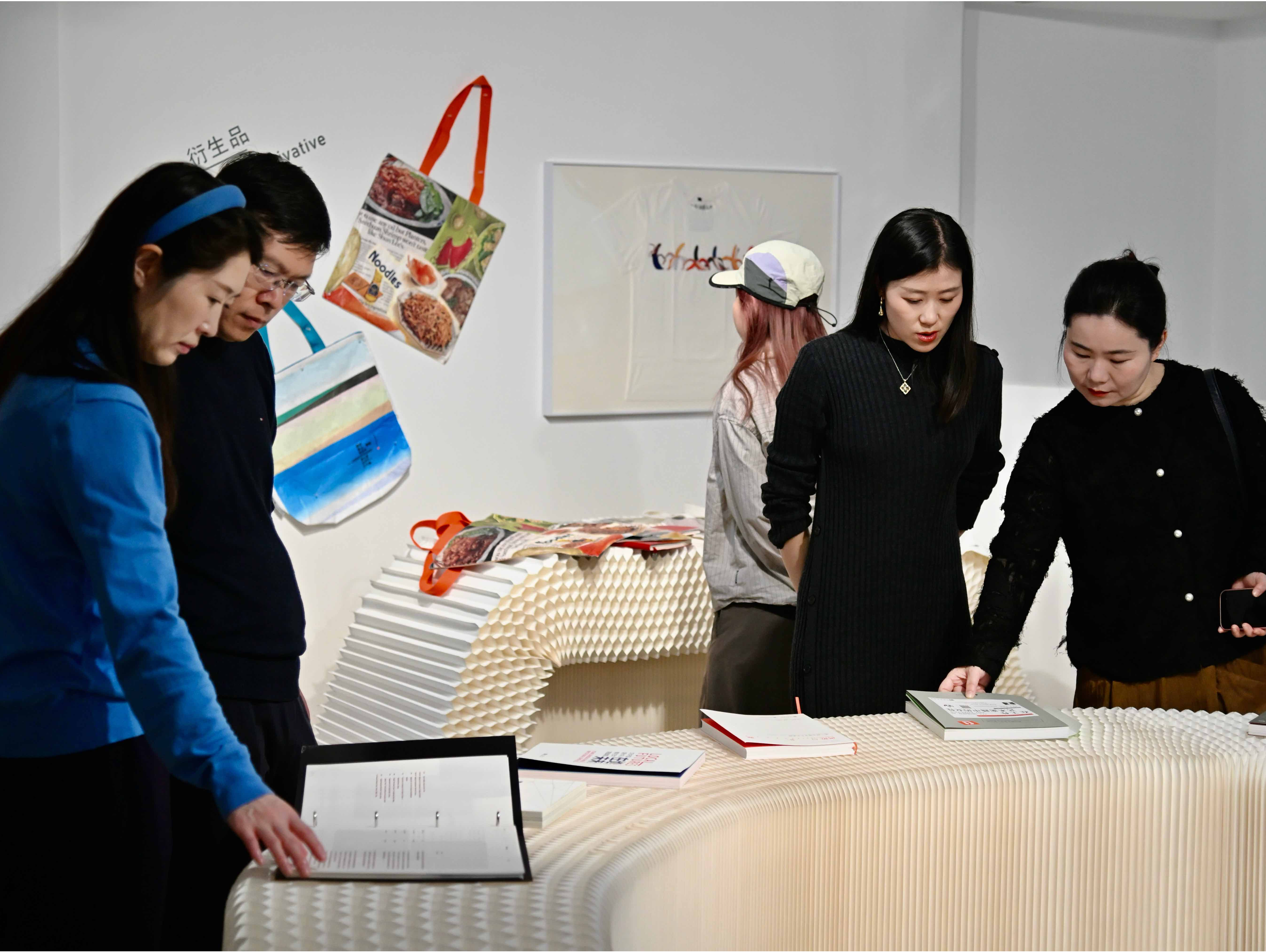 28组馆藏精品勾勒“立体艺术现场”！“海外华人艺术回顾展”开幕 