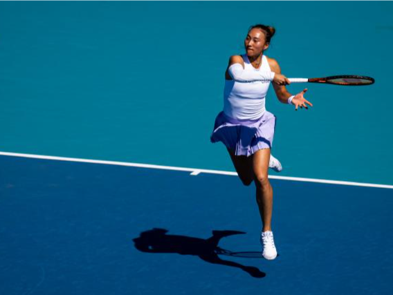 追平最好成绩！郑钦文晋级WTA1000迈阿密站16强 