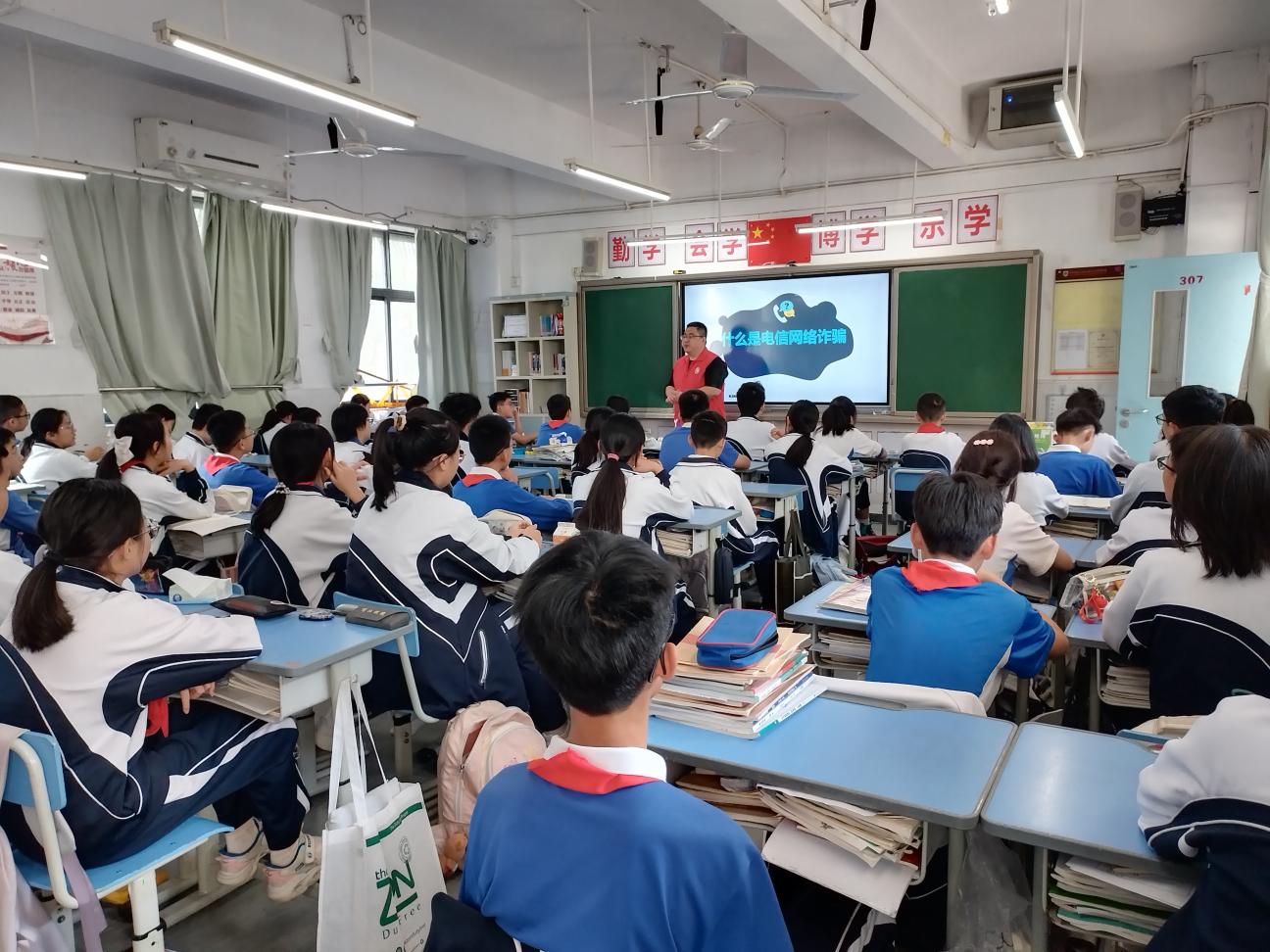 “社警同行进校园”宣传反诈，西丽社区打造“社警校”联防反诈防护网