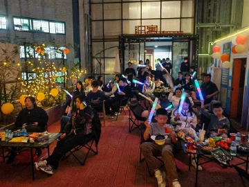 党建引领现代活力小区建设丨南园街道滨江社区玉田村天台音乐会奏响“滨”纷乐章