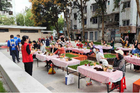 东区街道花苑社区荣获“全国巾帼文明岗”称号
