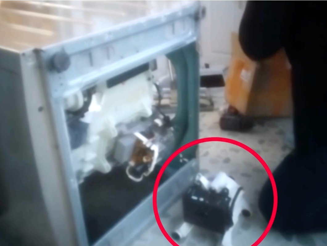3·15晚会丨只打开水龙头收费100元？“维修刺客”啄木鸟维修乱象何时“修”？