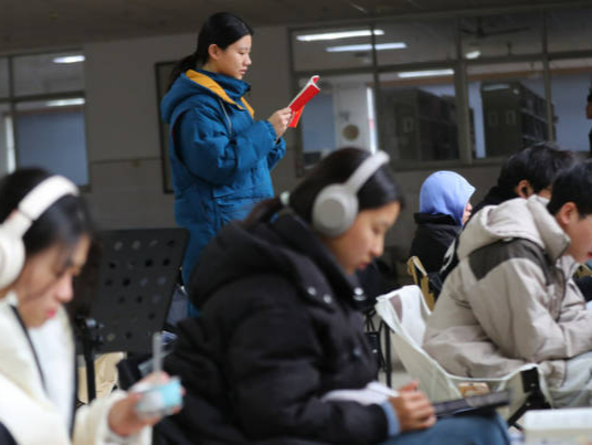 20余省份举行公务员省考，招录向基层和应届生倾斜