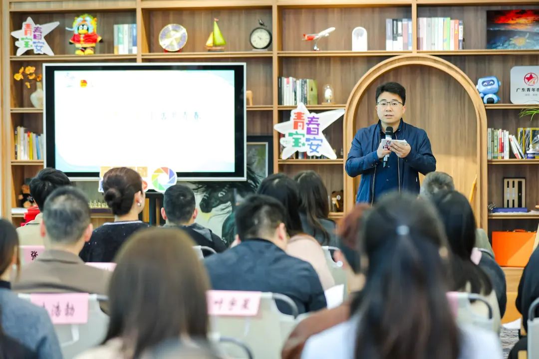（重稿）“网聚正能量 小店展青春”第三届宝安青年好网民颁奖活动举行