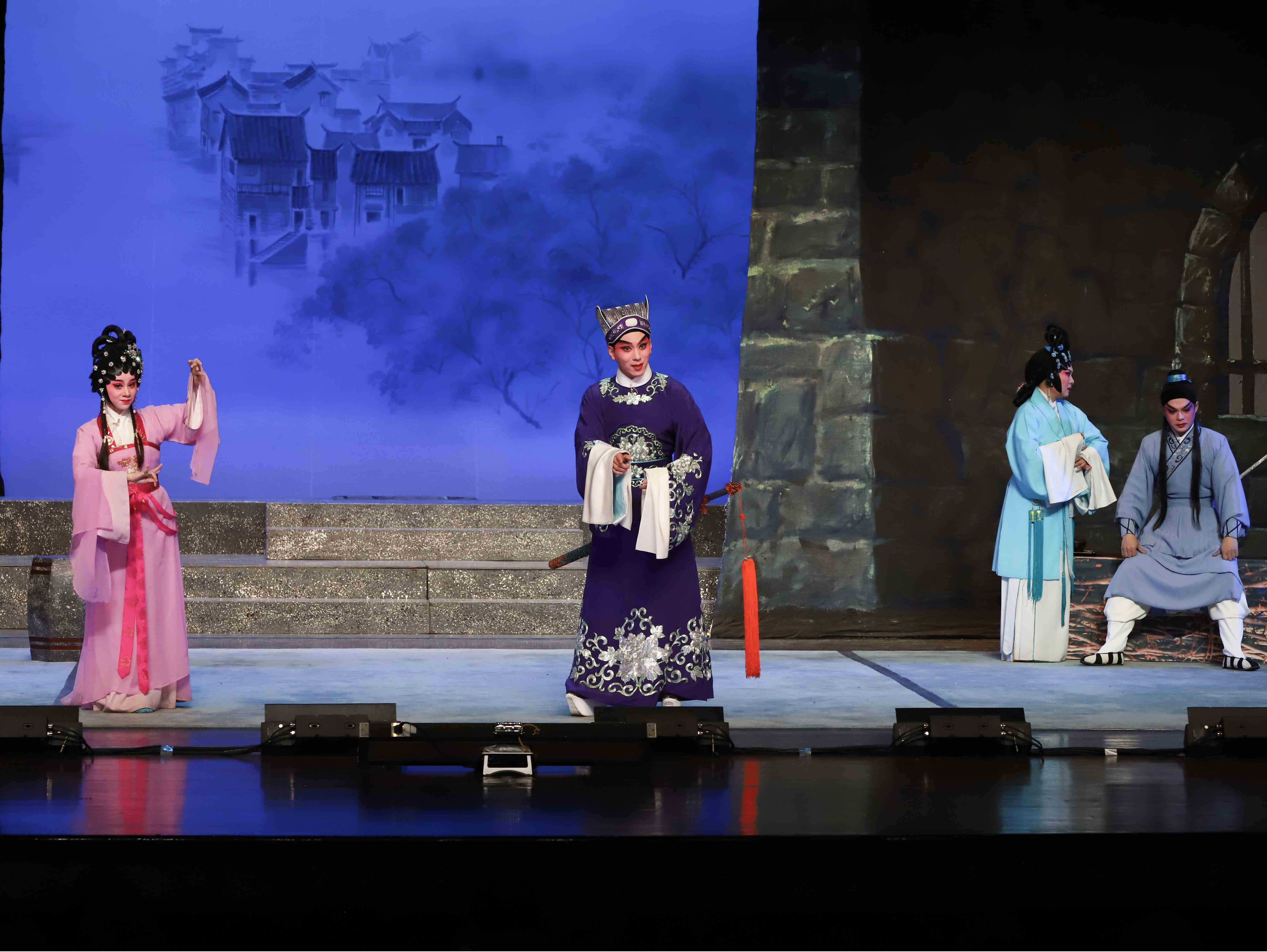 2025“粤·show 剧场”首演好评如潮，深圳市粤剧团闪耀深圳戏院