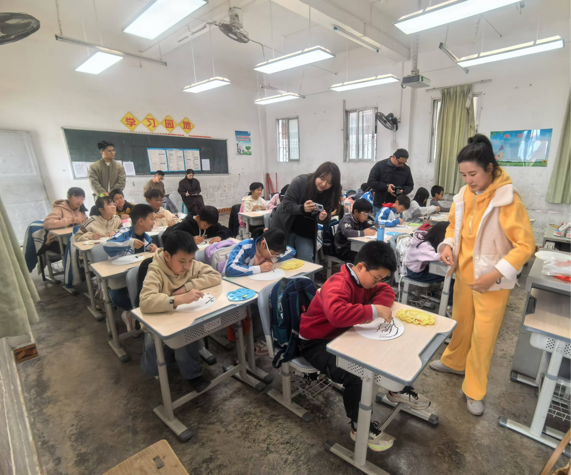 深圳教师在汕头仙城镇开展送课交流活动
