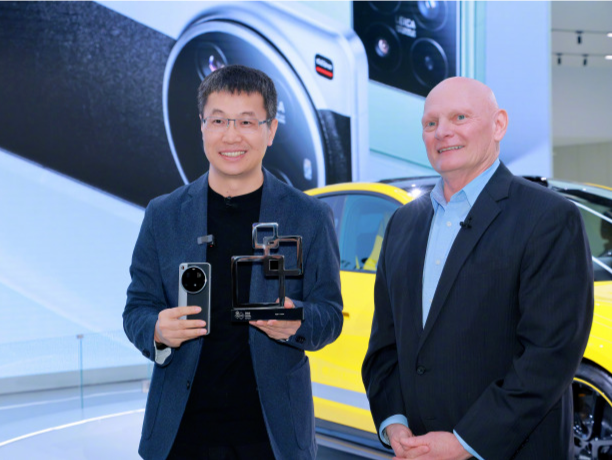 小米15 Ultra获Best In Show最佳产品大奖！雷军发声