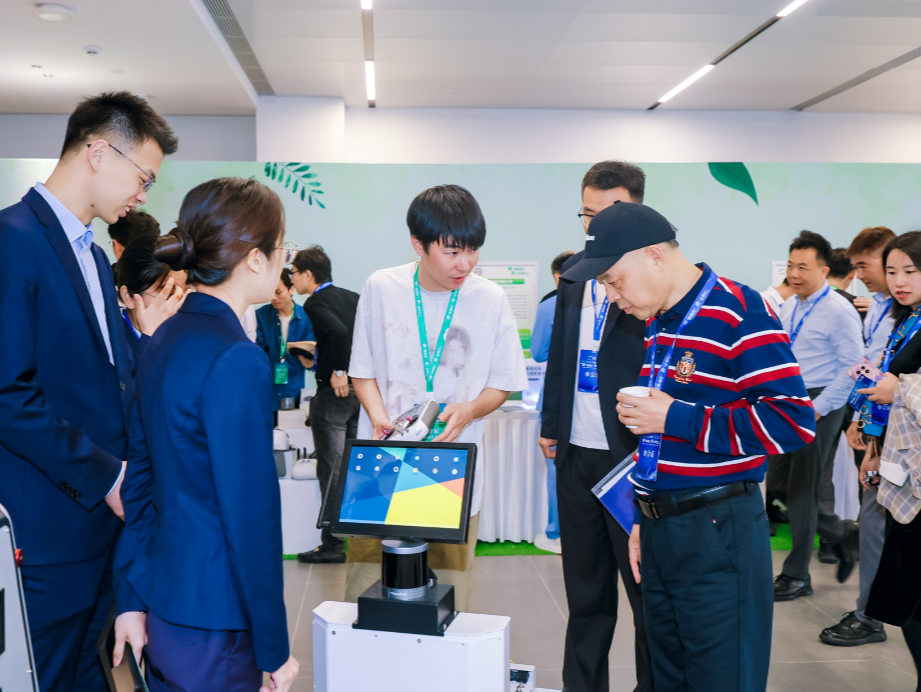 龙岗区横岗街道“有商机”大会启幕，数字人首秀解码营商新机遇