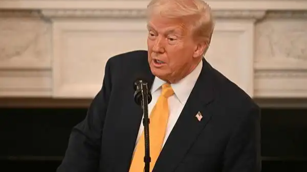 特朗普考虑大规模制裁俄罗斯