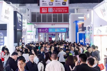 聚焦古镇灯博会③丨AI主题突出，第32届灯博会亮点多看点足