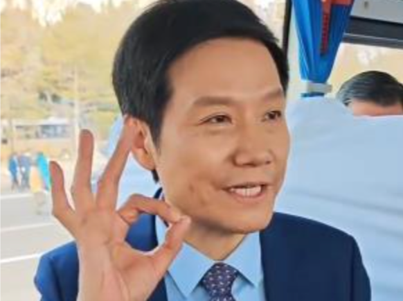 新的“表情包”Get！雷军：听完政府工作报告后，我觉得万事OK