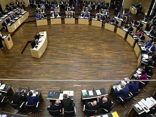 德国联邦议会预算委员会批准逾110亿欧元对乌军事援助