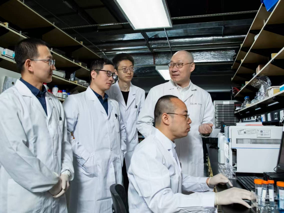细菌何以治肿瘤？深圳科学家首次破解细菌与肿瘤的“秘密对话”