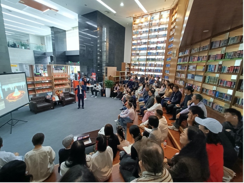 为“深圳叙事”注入人情温度 谭肇国《莫听穿林打叶声》新书发布