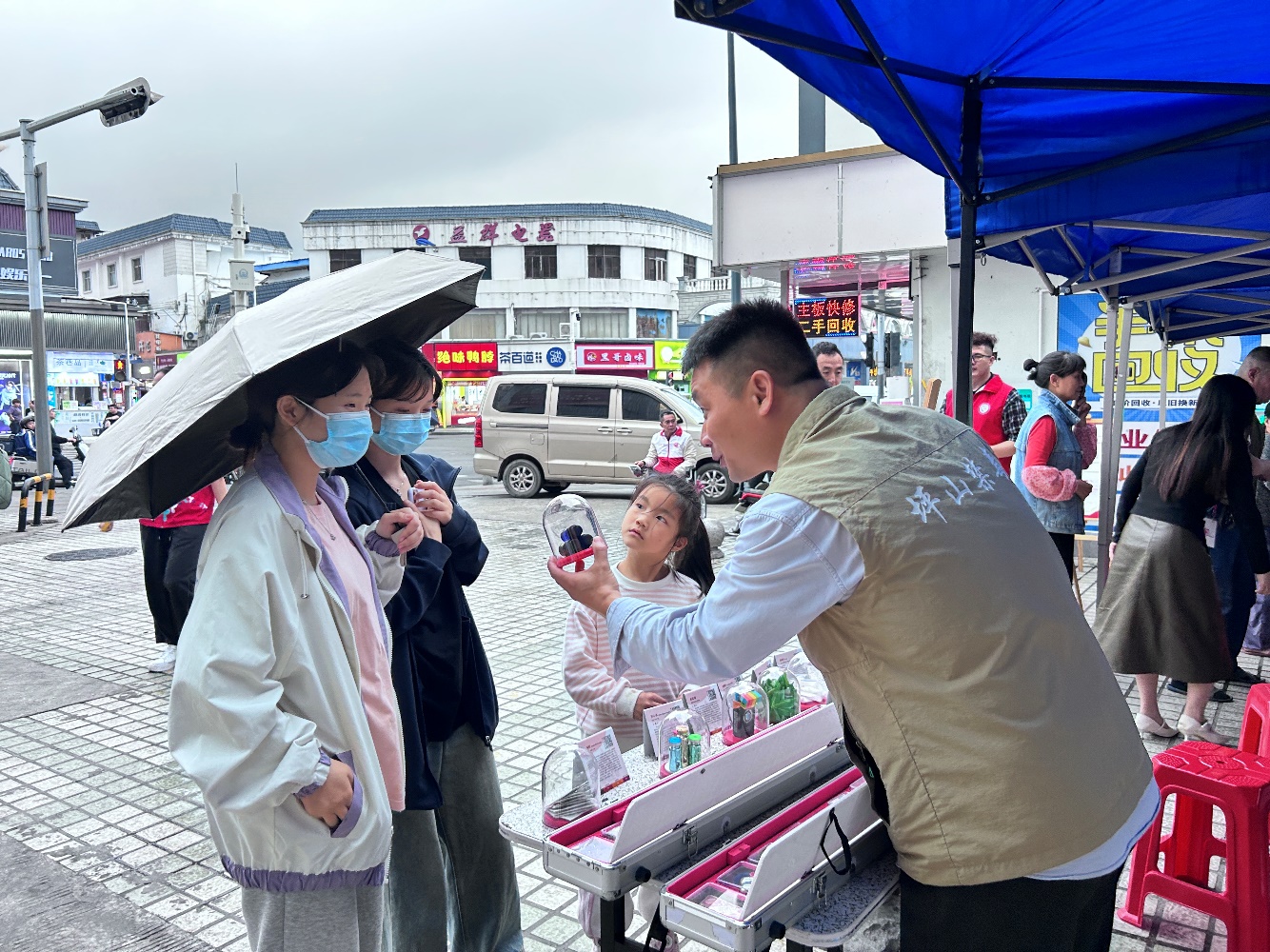 坪山街道禁毒宣传走进便民集市