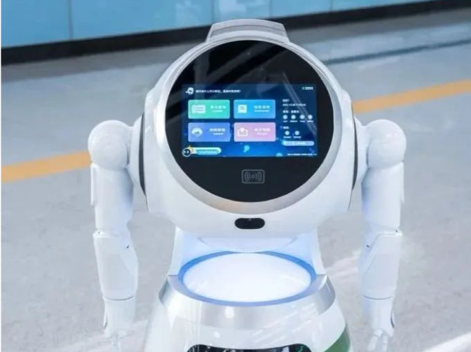 安检机器人地铁站上岗执勤！AI+轨道交通提升服务效率和运行可靠性 