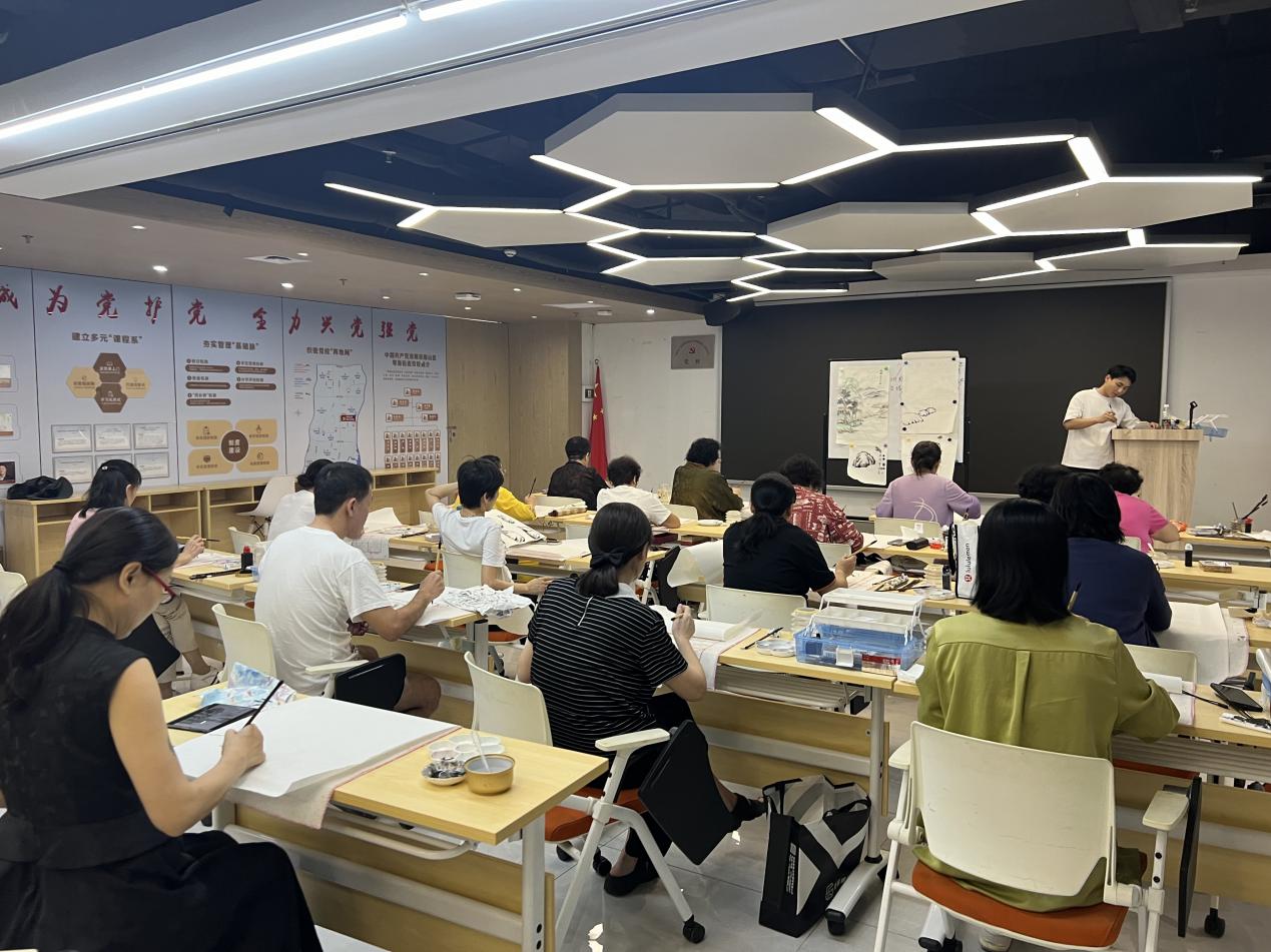 粤暖心系列之粤海街道高新区社区长青老龄大学国画班丰富老年生活