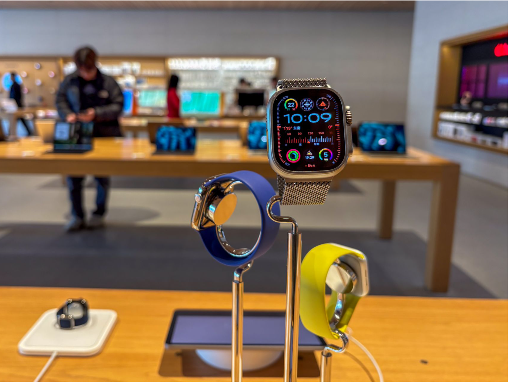 苹果被曝正在开发配有摄像头的Apple Watch