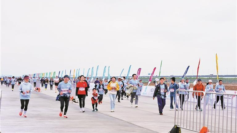 2025深圳机场三跑道欢乐跑开跑