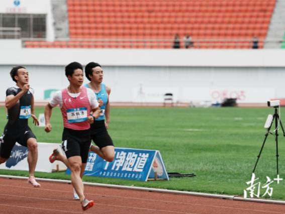 苏炳添100米复赛弃权，明日或将出战接力决赛