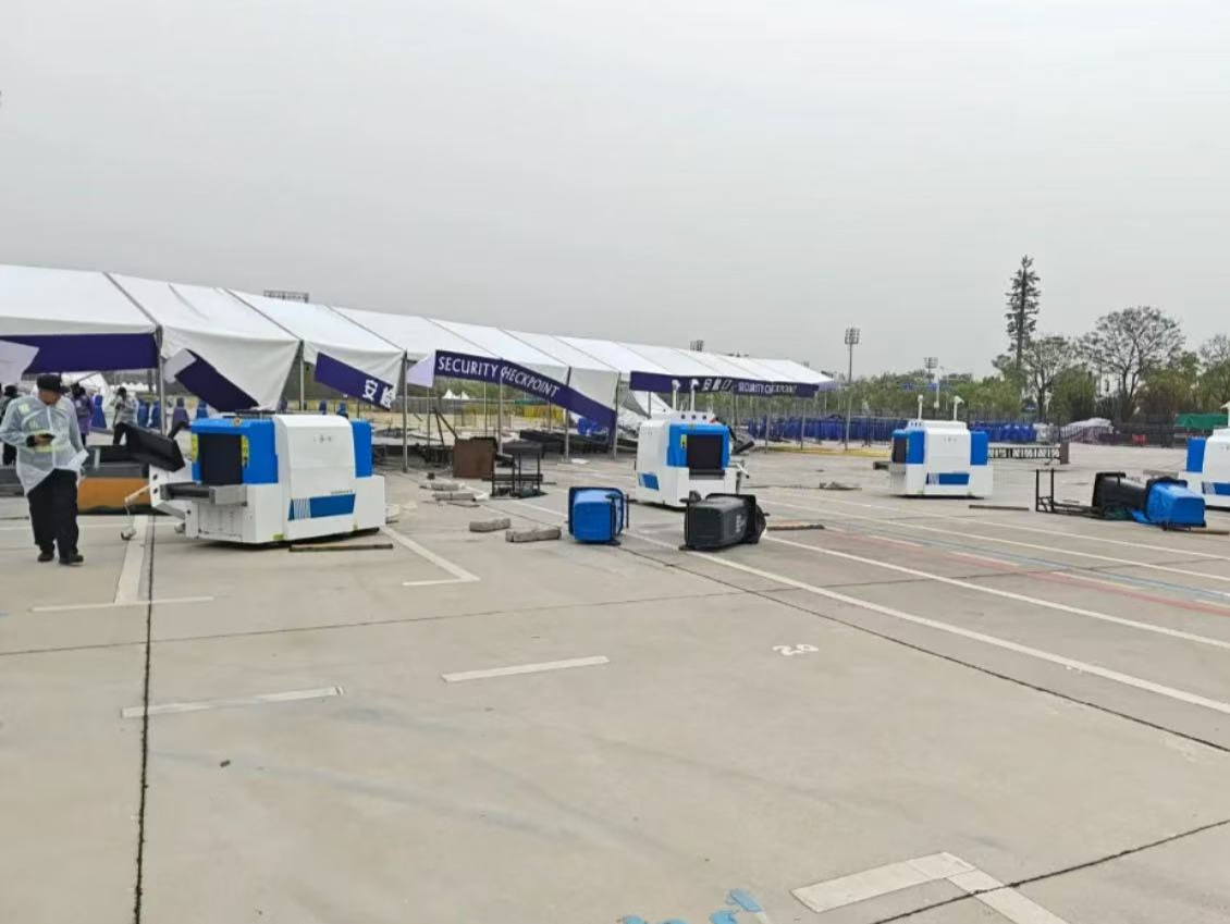 梦龙乐队上海演唱会被风“刮跑”，千余名消费者起诉主办方：到现场了才说取消？| 有料